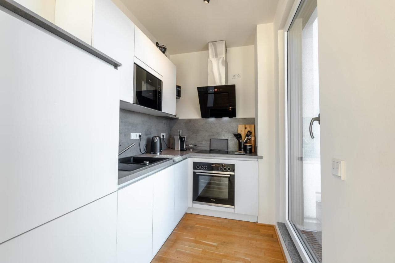 Apartment Penthouse I Dachterrasse I Tiefgaragenstellplatz I Nahe Bhf, Joho, Brita-arena Wiesbaden