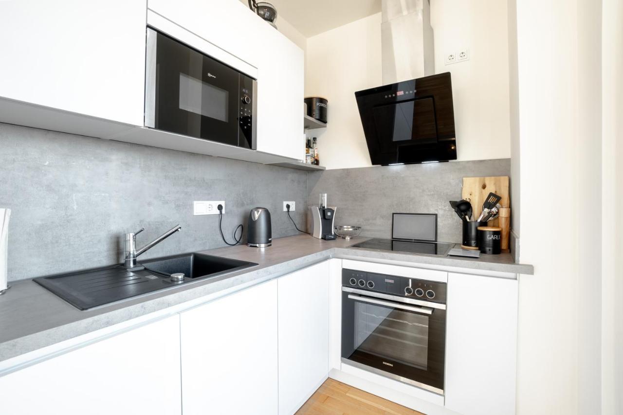 Apartment Penthouse I Dachterrasse I Tiefgaragenstellplatz I Nahe Bhf, Joho, Brita-arena *
